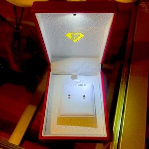 Small Earrings gold 14k 💯